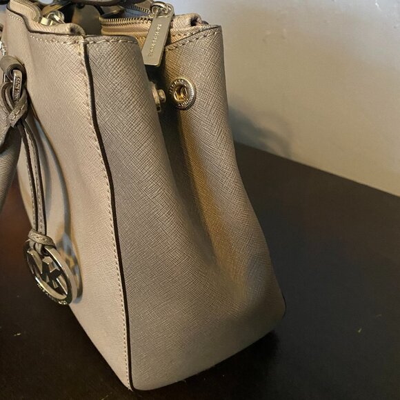 Michael Kors Sutton saffiano leather medium sized satchel crossbody bag - Picture 9 of 11